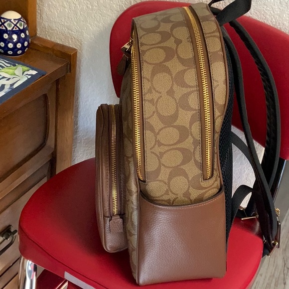 Brand new. Never used Coach backpack - Picture 4 of 6